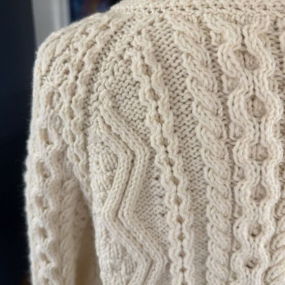 Handknit SZ M Womens Ivory Chunky Cable Knit Fisherman Wool Cardigan Grandmacore - Picture 10 of 15
